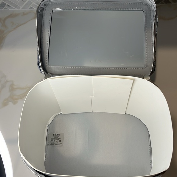 Dior Beauty Around The World Vanity Cosmetic Box Bag - Picture 3 of 4